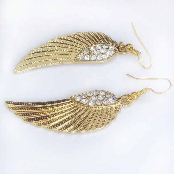 ❌ 1 Left-Being removed thurs night. If you’re interested, Lmk asap. - Picture 3 of 4